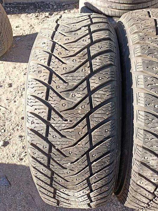 Шины 215/60 R16 .