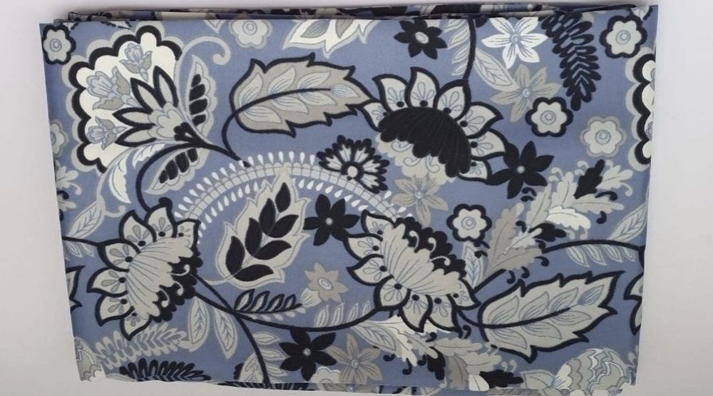 Esarfa Avon albastra eleganta Paisley Square Pleated Scarf