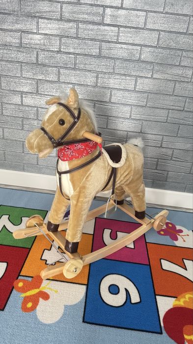 Jucarie de camera ponei de pluș