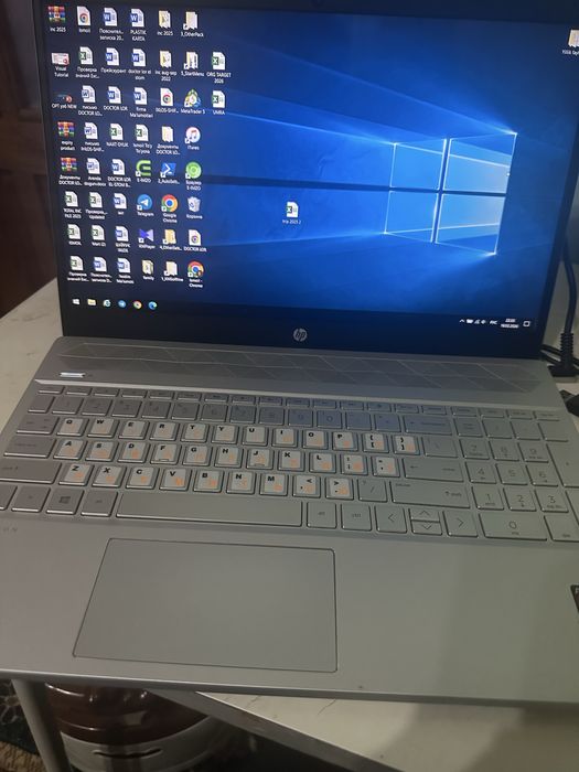 Noutbook HP sotiladi