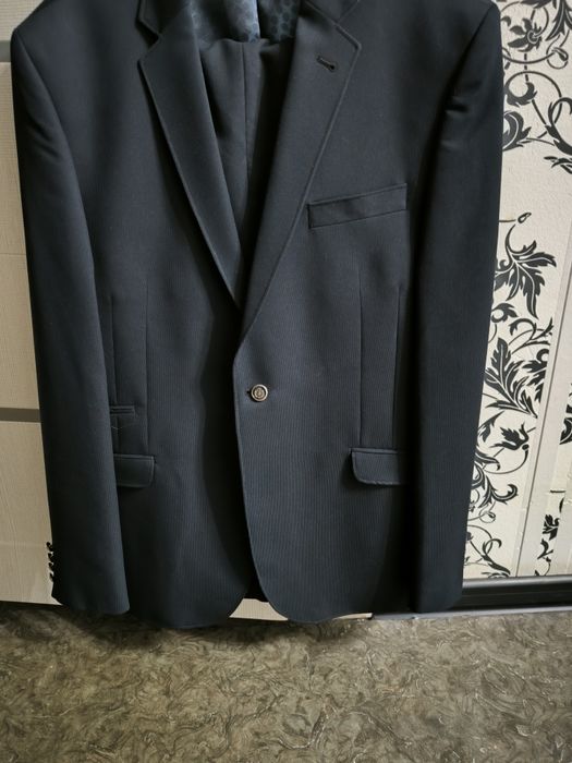 Продам мужской костюм