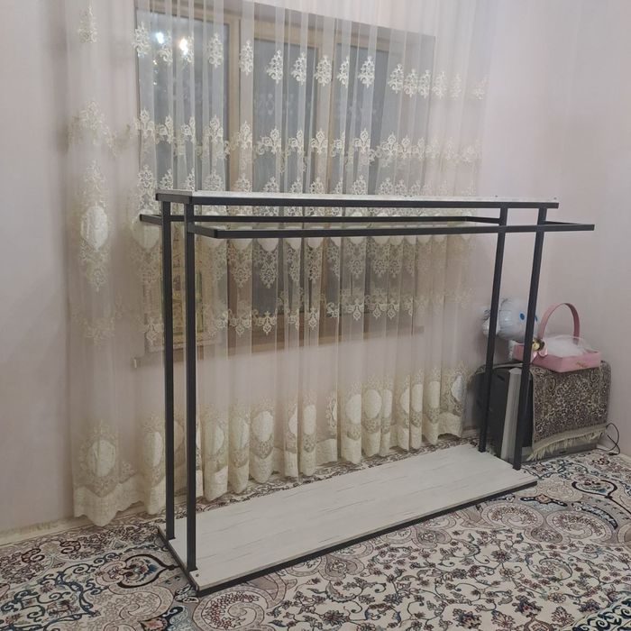 Loft veshilka kiyim magazin uchun