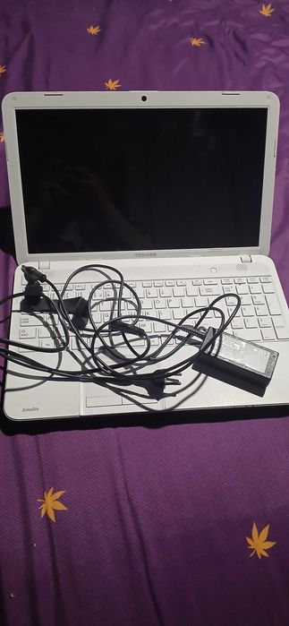 Leptop Toshiba funcțional sunațimă