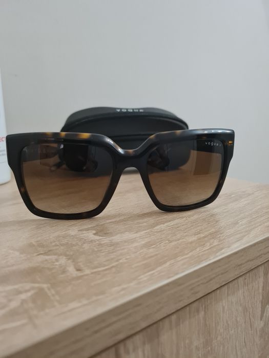 Vouge brown  Guess sunglasses kyliyan