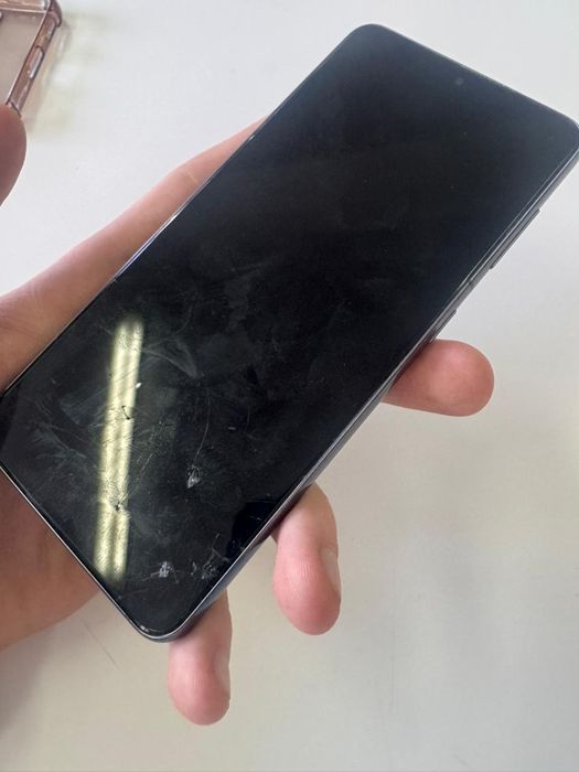 Samsung Galaxy S21 5g нормальном состоянии