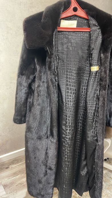 Продам норковую шубу