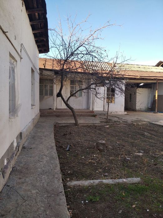 Xovli uy srochno sotiladi