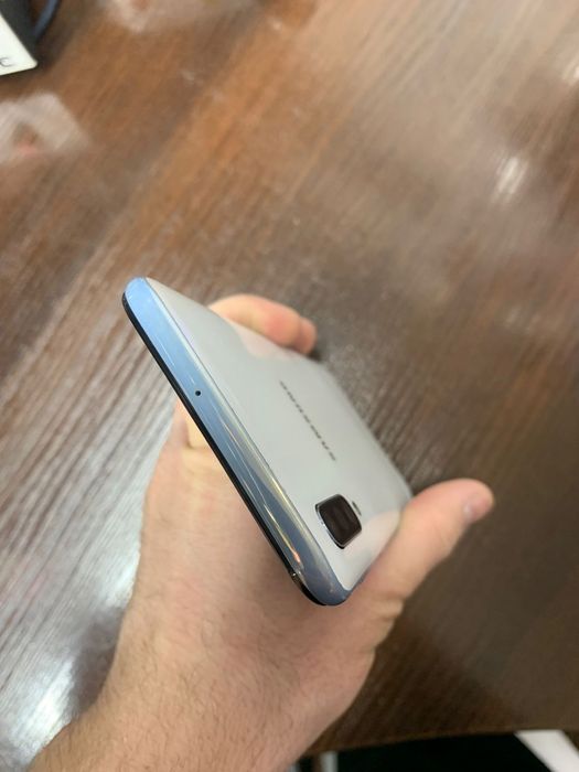 Самсунг А50 в идеальном состоянии