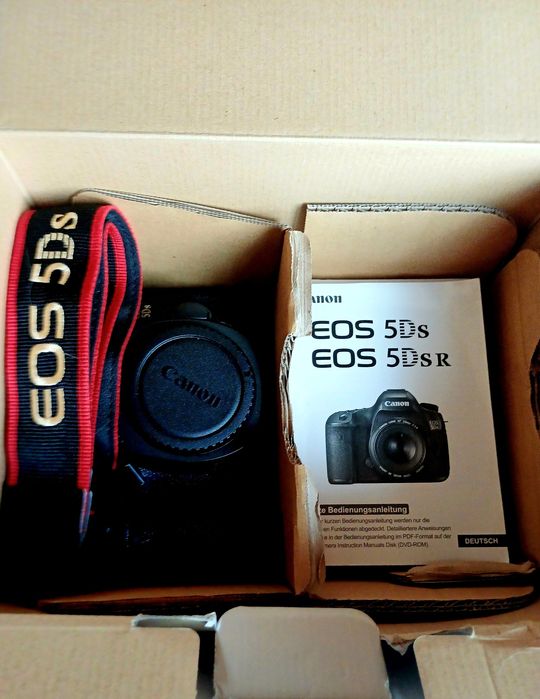 CANON EOS 5DS
50.6 MP Full-Frame CMOS
