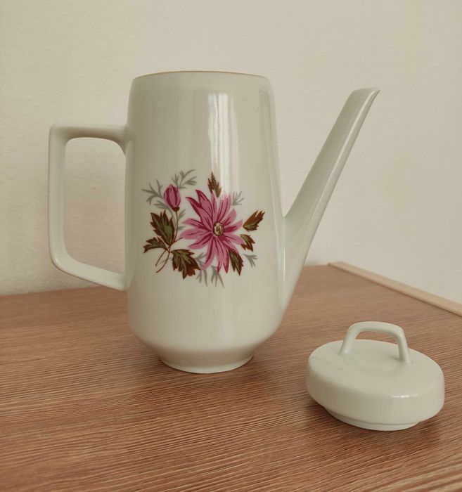 Кана с капак, български порцелан, ретро