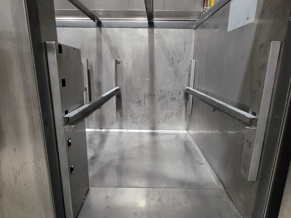 Салатен бар (витрина)