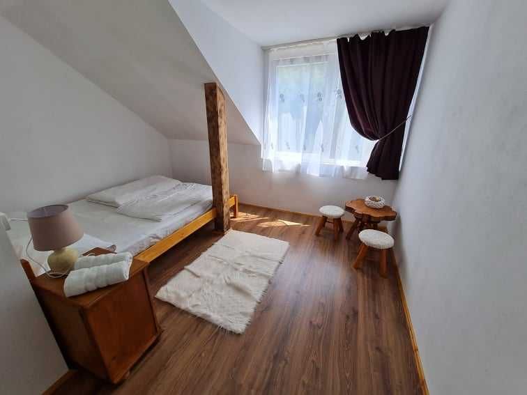 Afacere la cheie - Cabana Floare de stanca din muntii Retezat