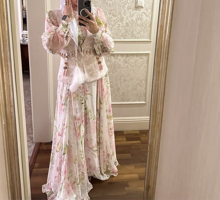 Платье с кажекей от Maral Arash