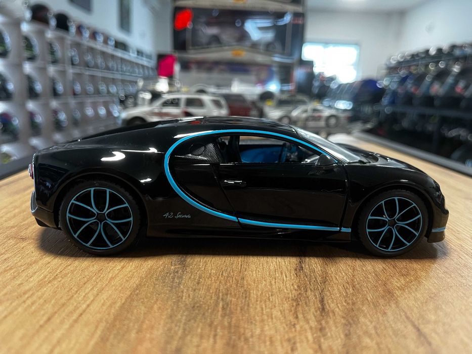 Колекционерски модел  BUGATTI CHIRON SUPER SPORT  1:24 мащаб