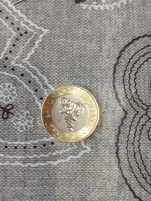 Монета 2022г,100тг