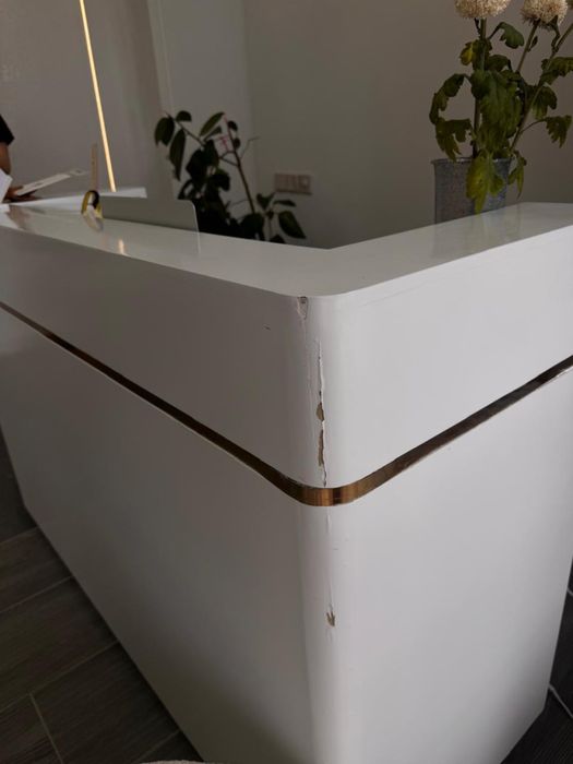 Продам стол-ресепшен