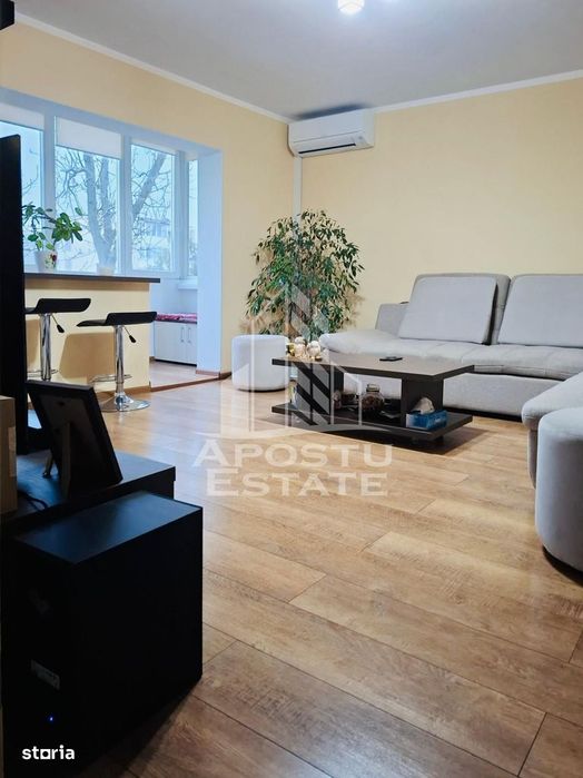 Apartament 4 camere, zona Confectii — fotografia 1
