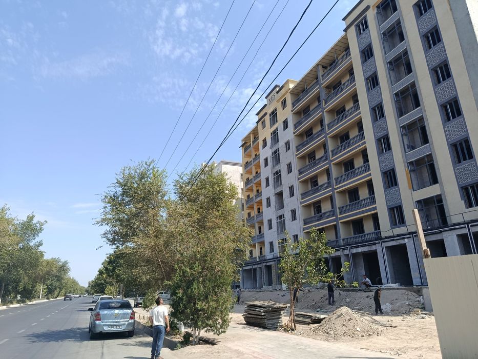 Урганч шахарда жойлашган Хоразим палас ёнида3 хонали 73.61кв срочно со