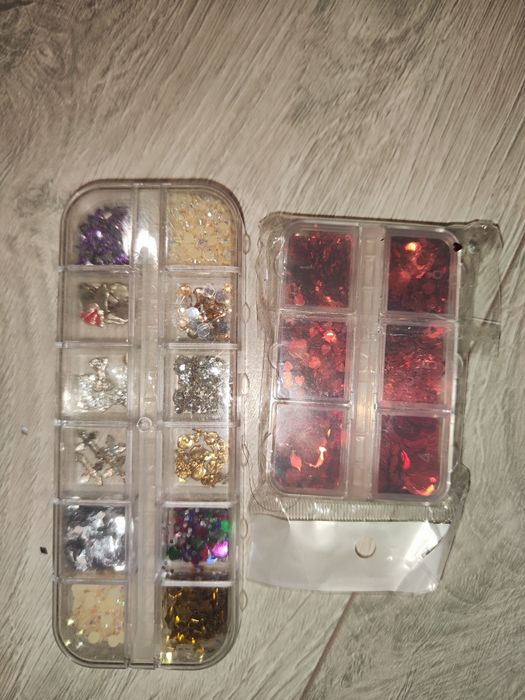 Голям комплект за маникюр – печка, изглеждащ гел, четки, декорации