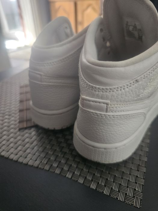 Vând adidași Nike Jordan
