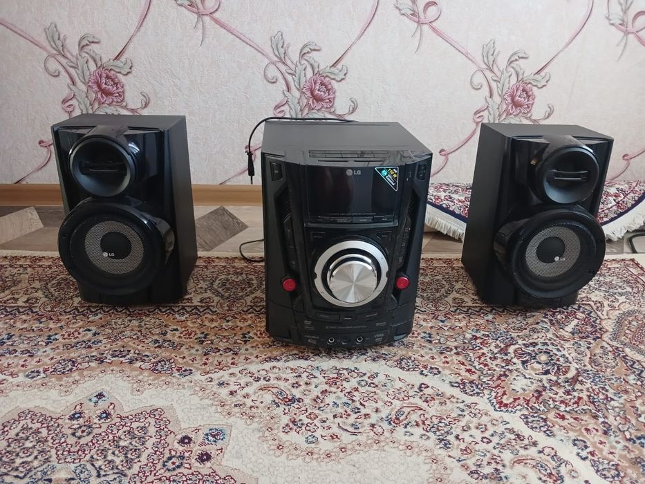 Музыкальный центр LG