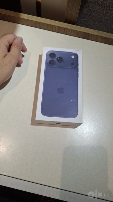 iPhone 17 Pro Max 256GB — Blue