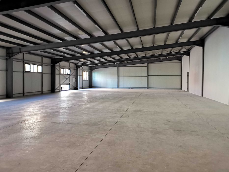 Давам под наем складови площи от 450 кв.м до 3500 кв.м