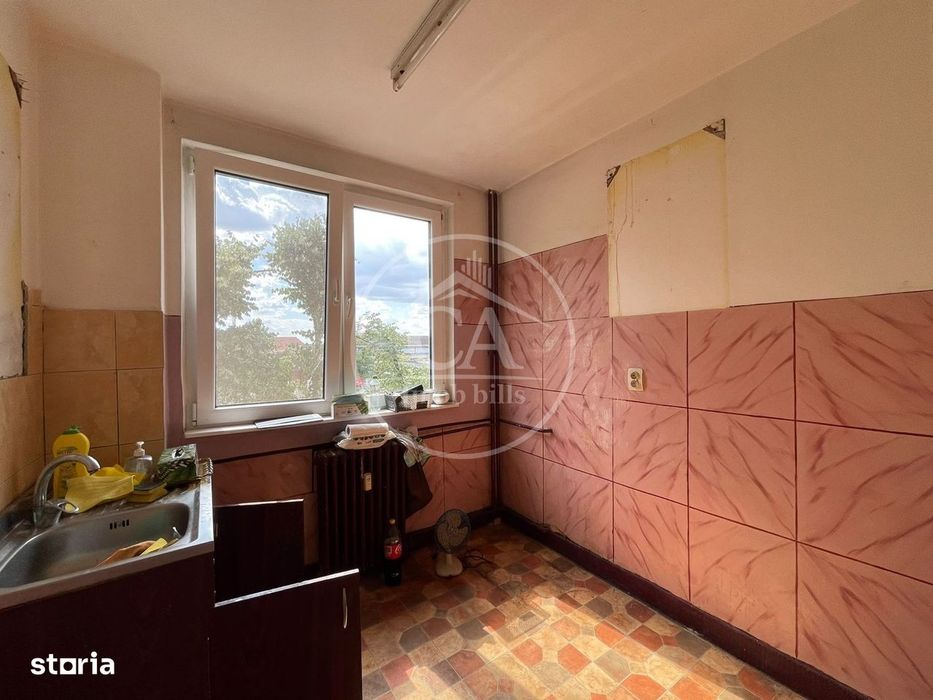 Apartament de vânzare cu 2 camere în zona Rogerius, Oradea