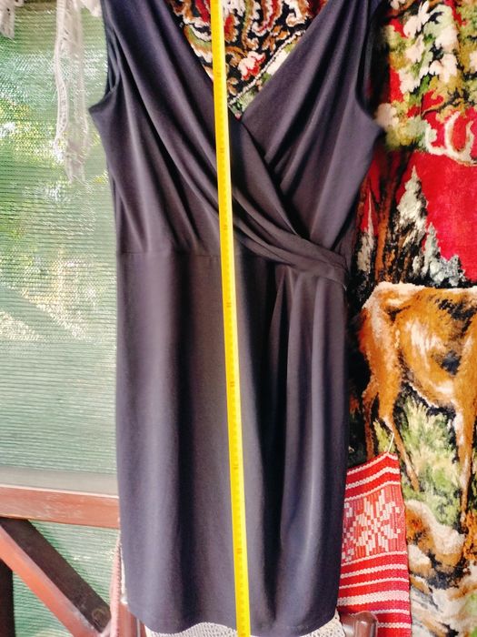 Rochie neagră de damă H&M – Croială elegantă petrecută (envelope/wrap style) fără mâneci, mărimea M