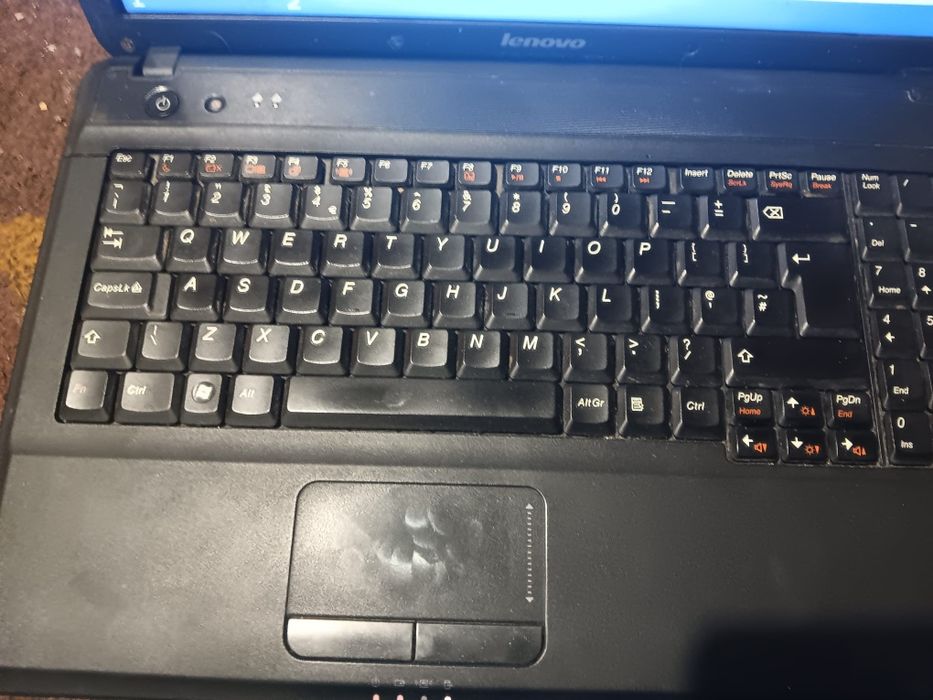 Vand laptop.Lenovo Yoga I5 generatia a6a