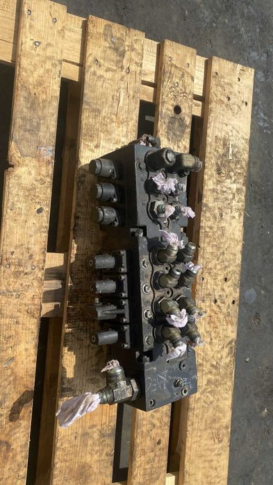 Distribuitor hidraulic buldoexcavator Fermec 960 , Fermec 965