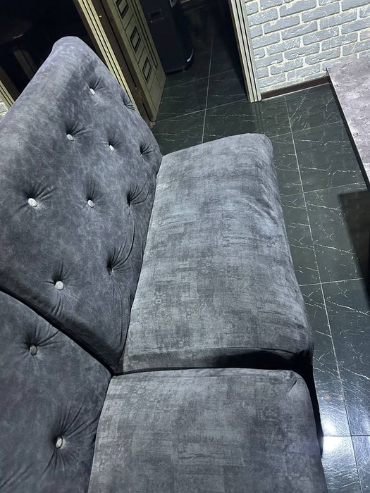 Divan / Devan sotiladi 12 ta