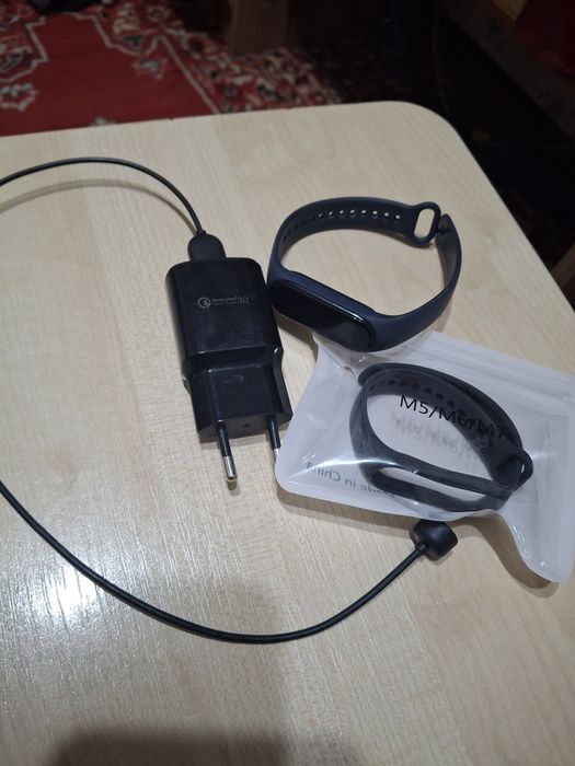 MI Band 5 smartwatch