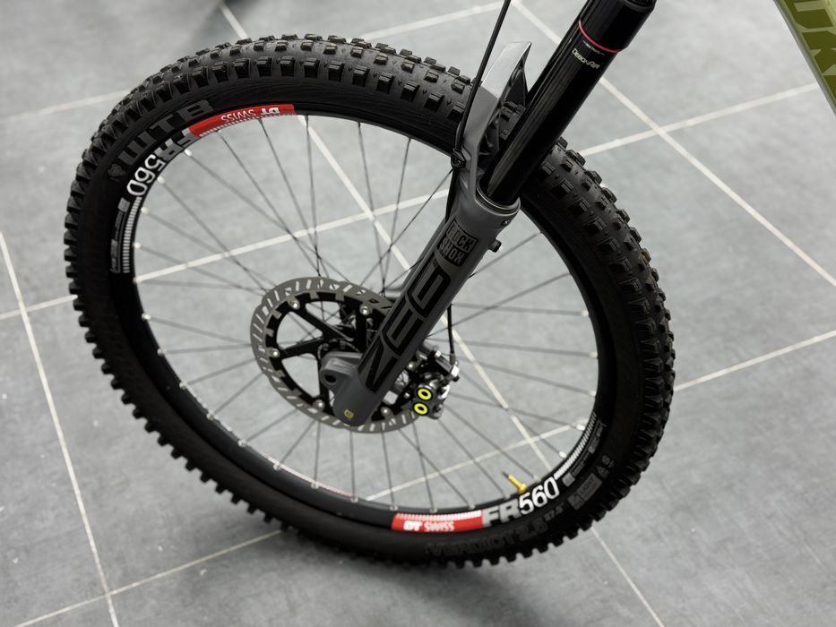 Nukeproof Giga C 290 Carbon L размер 27.5 цола 1х12 Shimano Deore