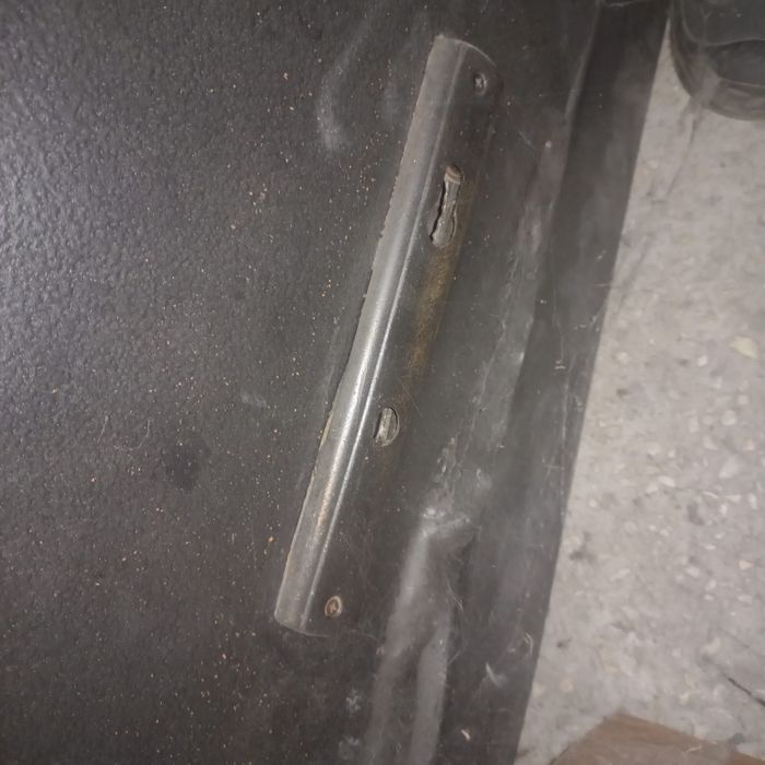 Продам входную дверь