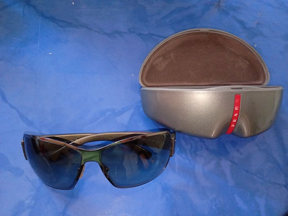 Ochelari de soare prada