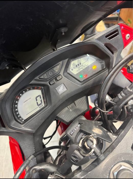 Honda Cbr650f, 2014, ABS, tinuta in garaj.