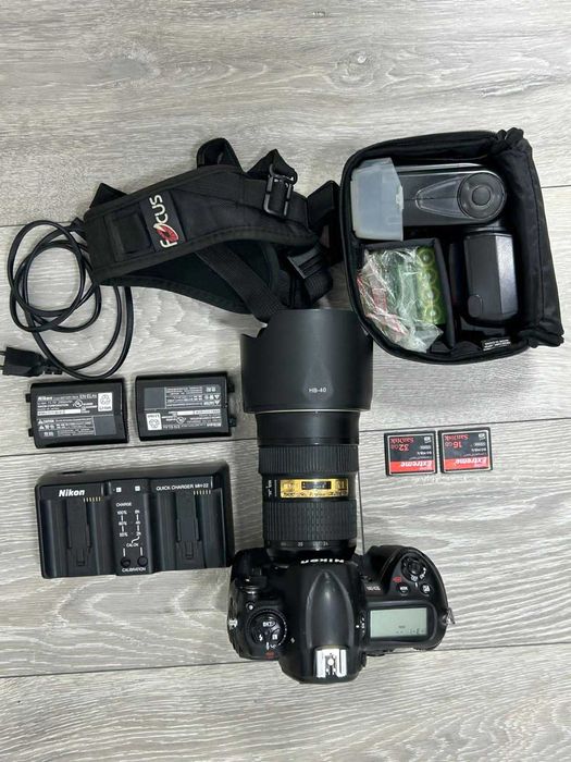 Vand Nikon D 3  + obiectiv + blitz + incarcator si baterii + carduri
