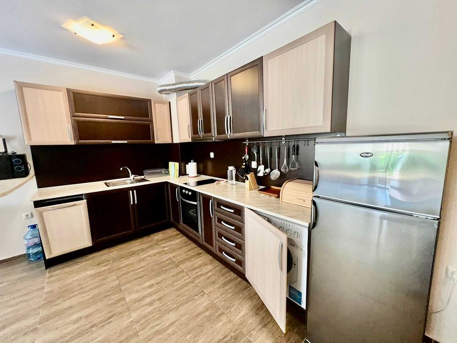 Продава се Тристаен апартамент в Свети Влас - 125 кв.м за 1120 €/кв.м - Снимка #2