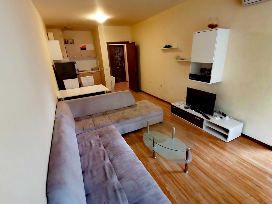 Дава се под наем Двустаен апартамент в Бургас, Зорница - 54 кв.м за 229.5 € - Снимка #1