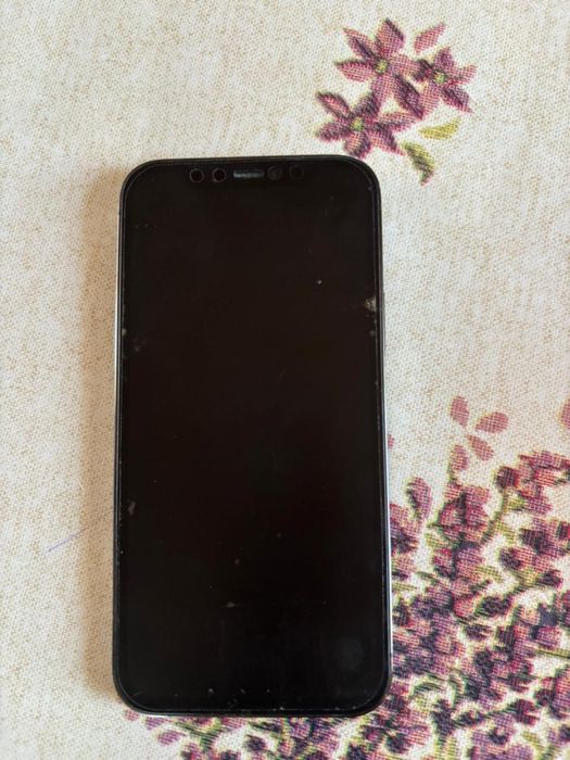 Продам айфон 12 про