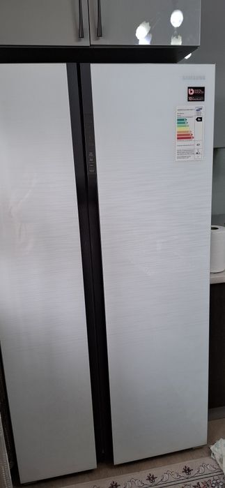 Продам холодильник Самсунг.