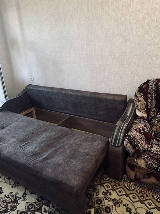Продам диван 15000