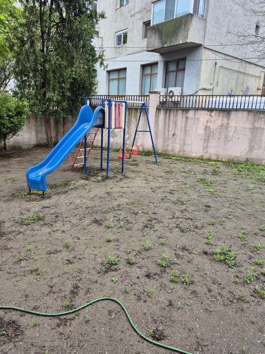 Vand tobogan cu leagăn copii