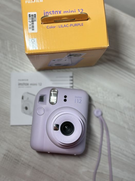 Aparat foto cu poze instant