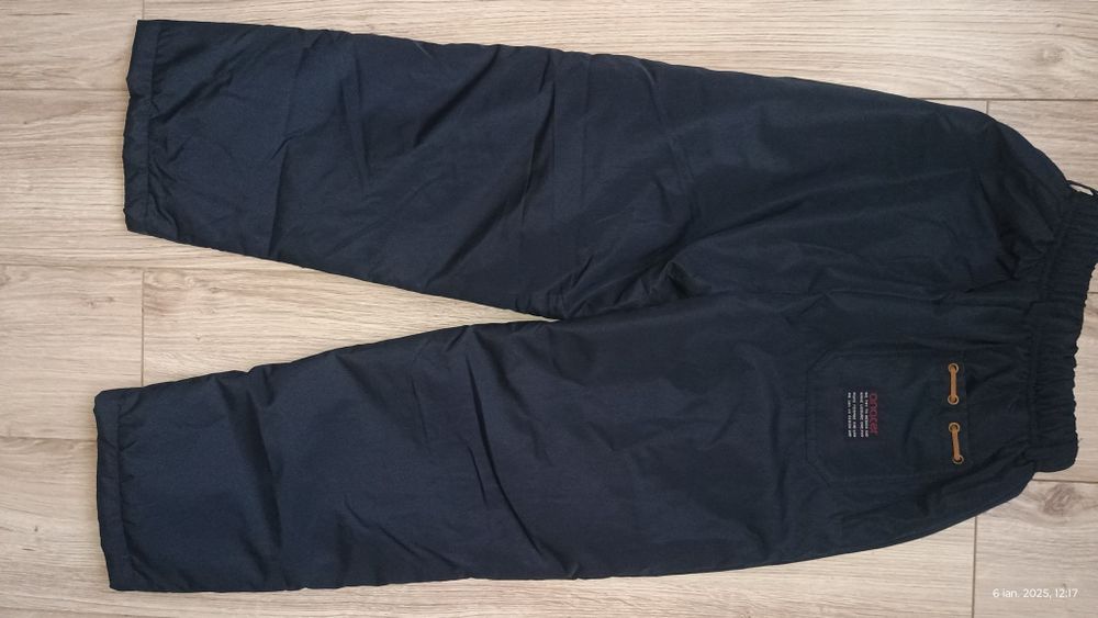 Pantaloni de schi