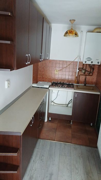 Inchiriez garsoniera  la casa