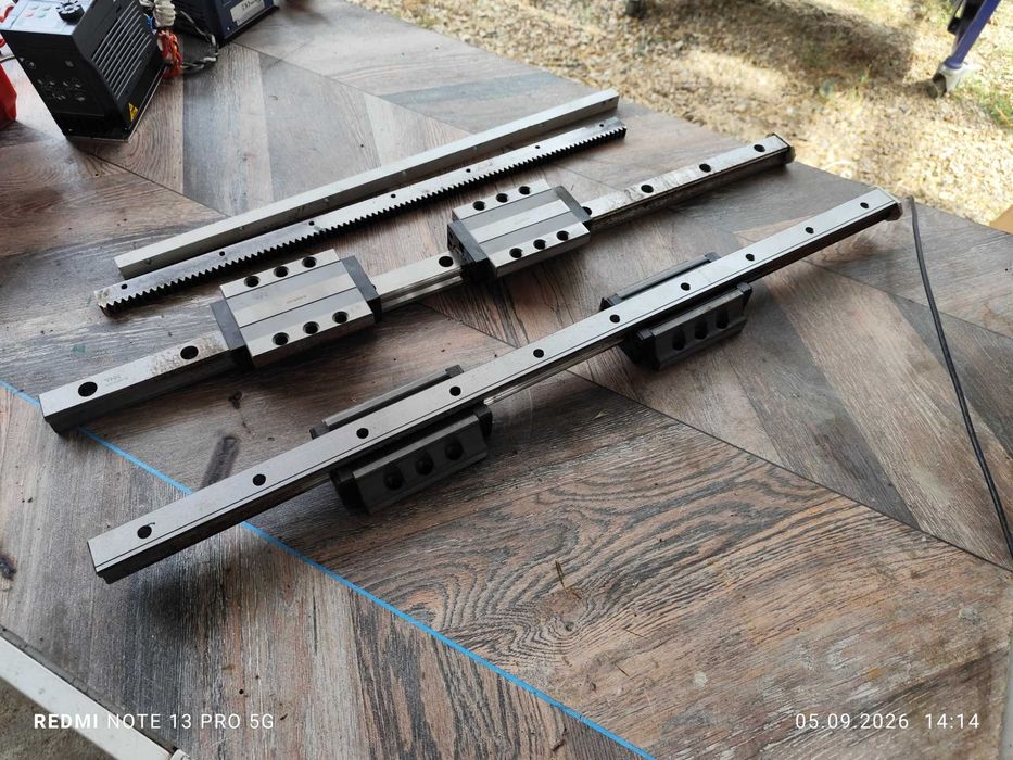 Set Ghidaje Liniare THK (Japonia) 800x28mm + 4 Patine și Cremalieră