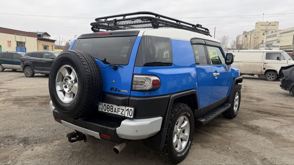 Продам FJ Cruiser 2007