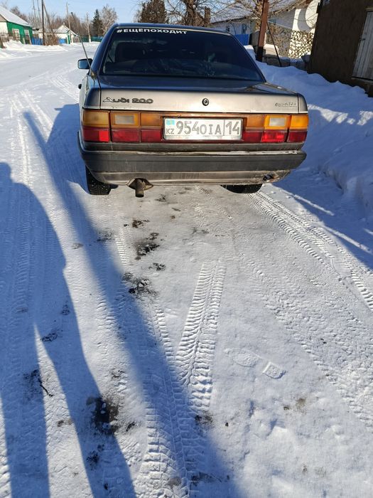 Продам Ауди 200 1.8